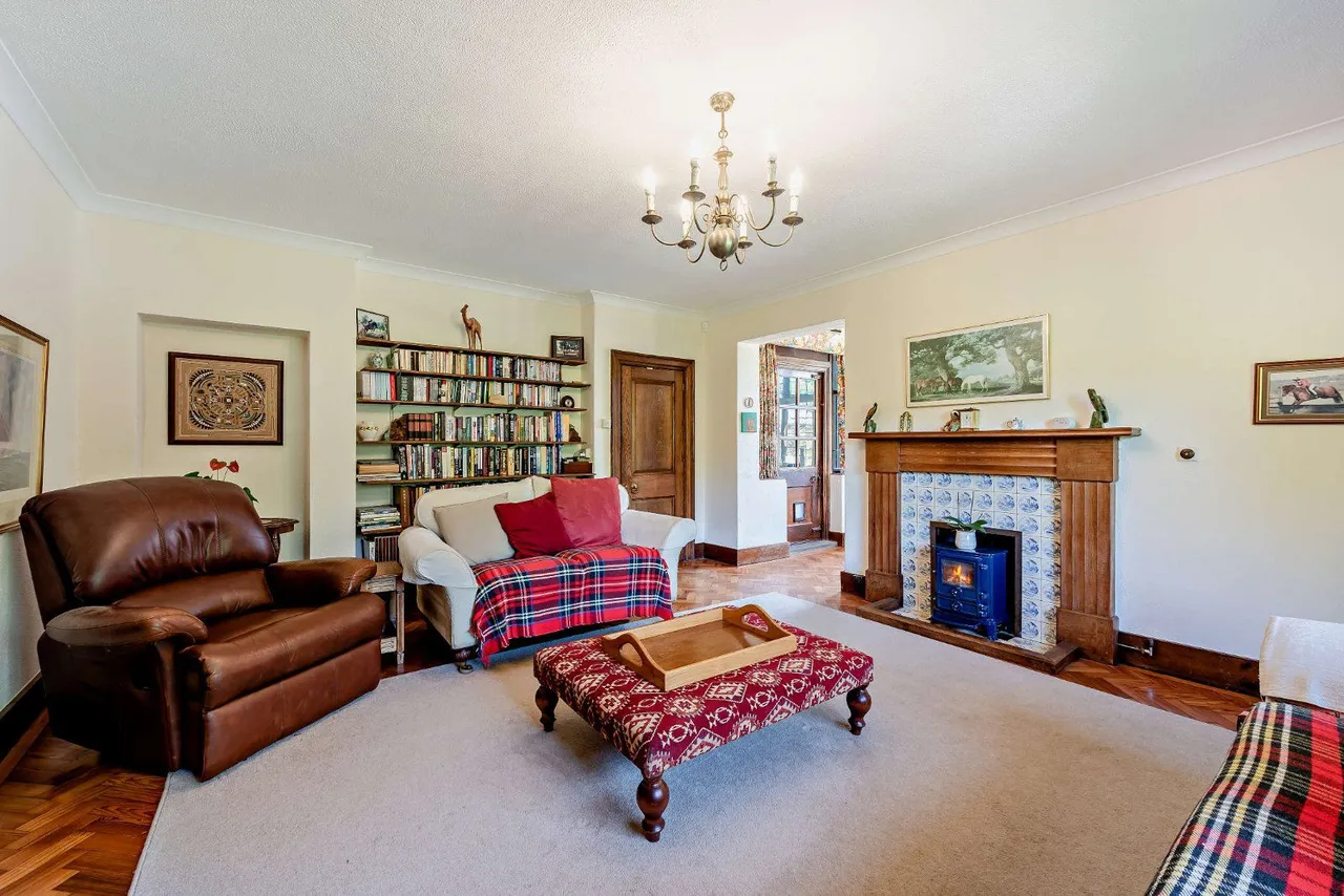 Hindhead Road, Haslemere, Surrey, GU27 1LP, photo 8