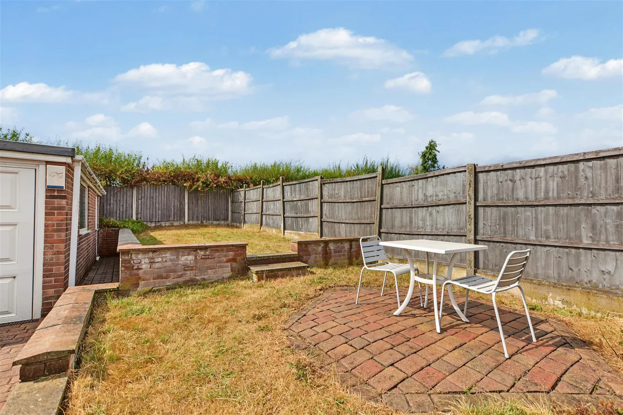 Latimer Drive, Bramcote, NG9, photo 10
