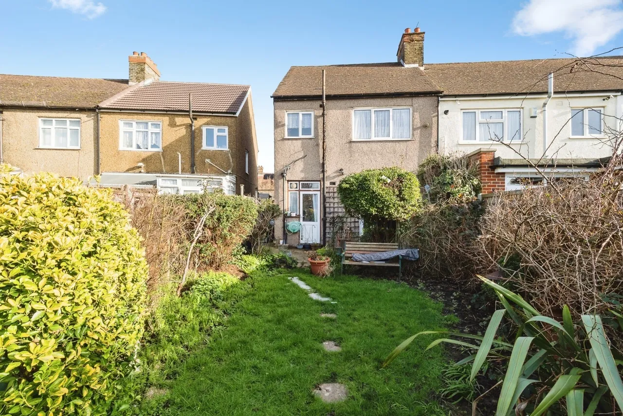 Applegarth Drive, Ilford, IG2, photo 14