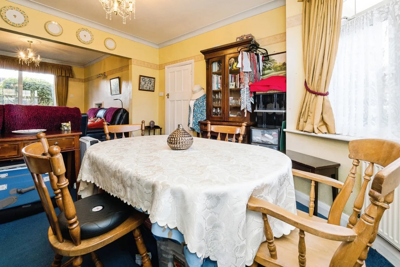 Applegarth Drive, Ilford, IG2, photo 5