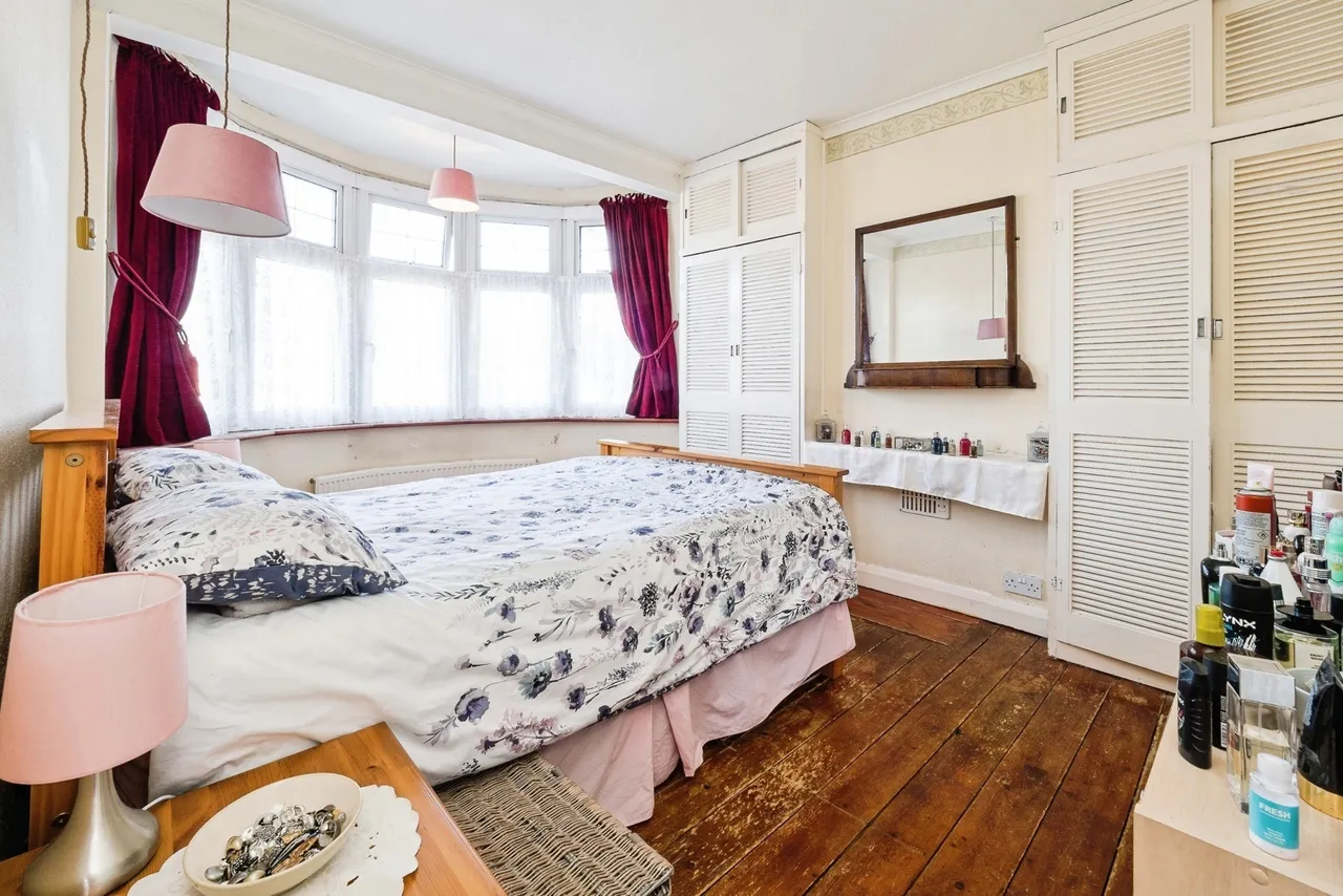 Applegarth Drive, Ilford, IG2, photo 12