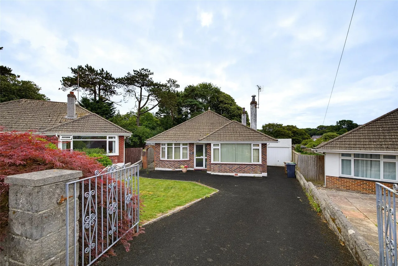 3 bed property for sale, Fletcher Crescent, Plymouth, PL9