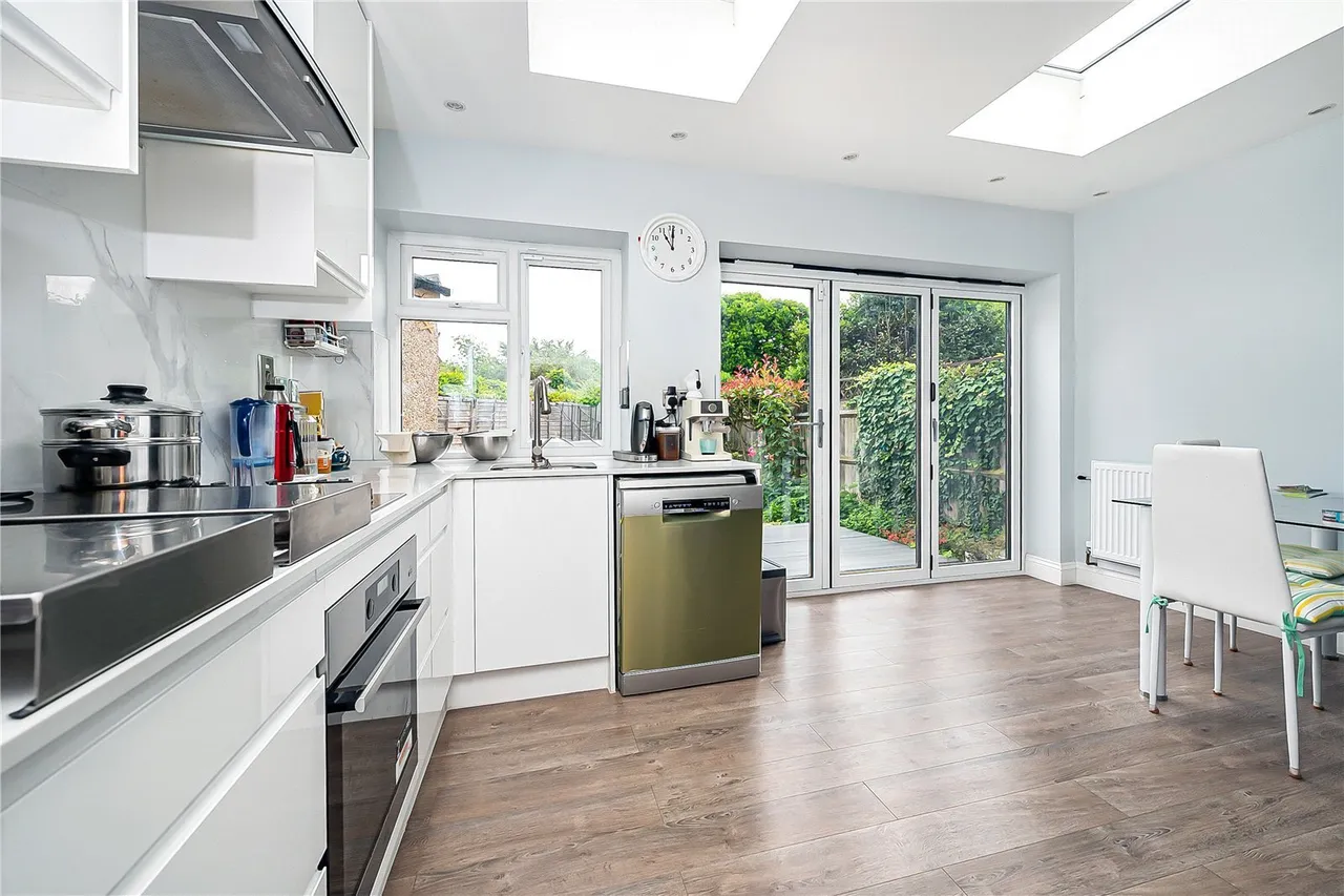 Beech Way, Twickenham, TW2, photo 2