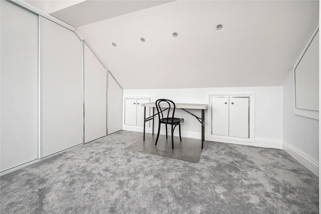 Beech Way, Twickenham, TW2, photo 12
