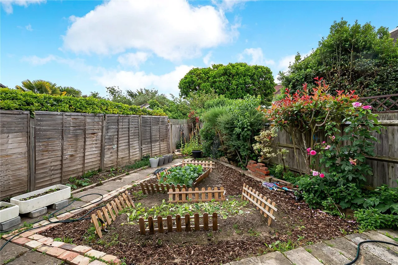 Beech Way, Twickenham, TW2, photo 4