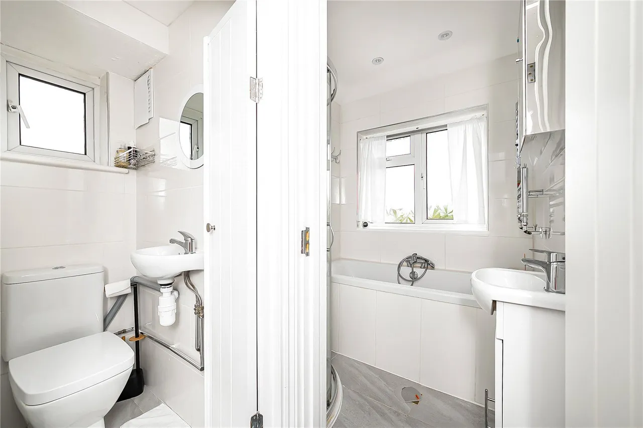Beech Way, Twickenham, TW2, photo 14