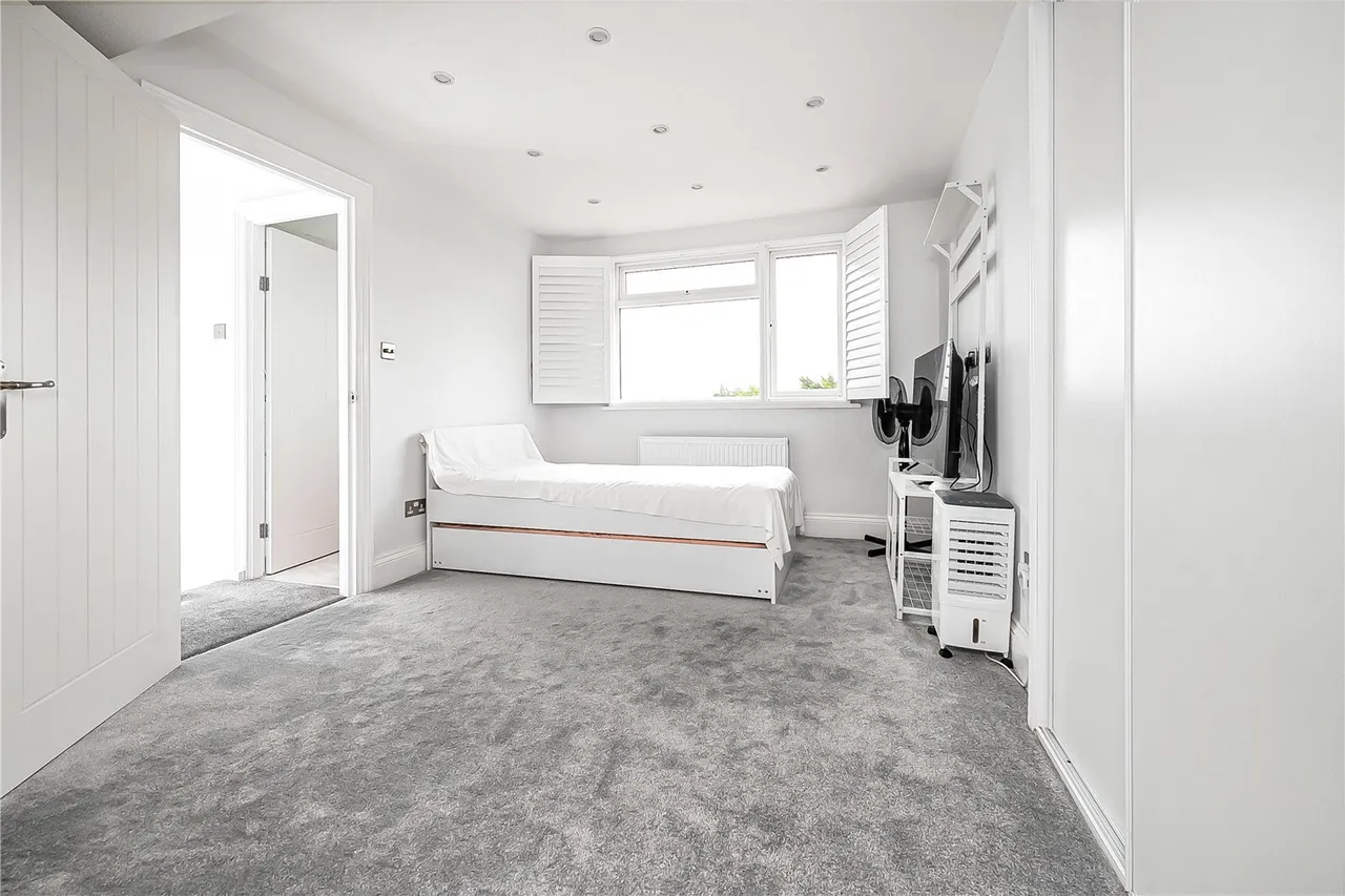 Beech Way, Twickenham, TW2, photo 11