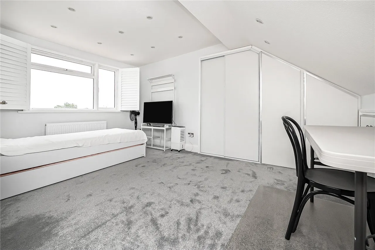 Beech Way, Twickenham, TW2, photo 10