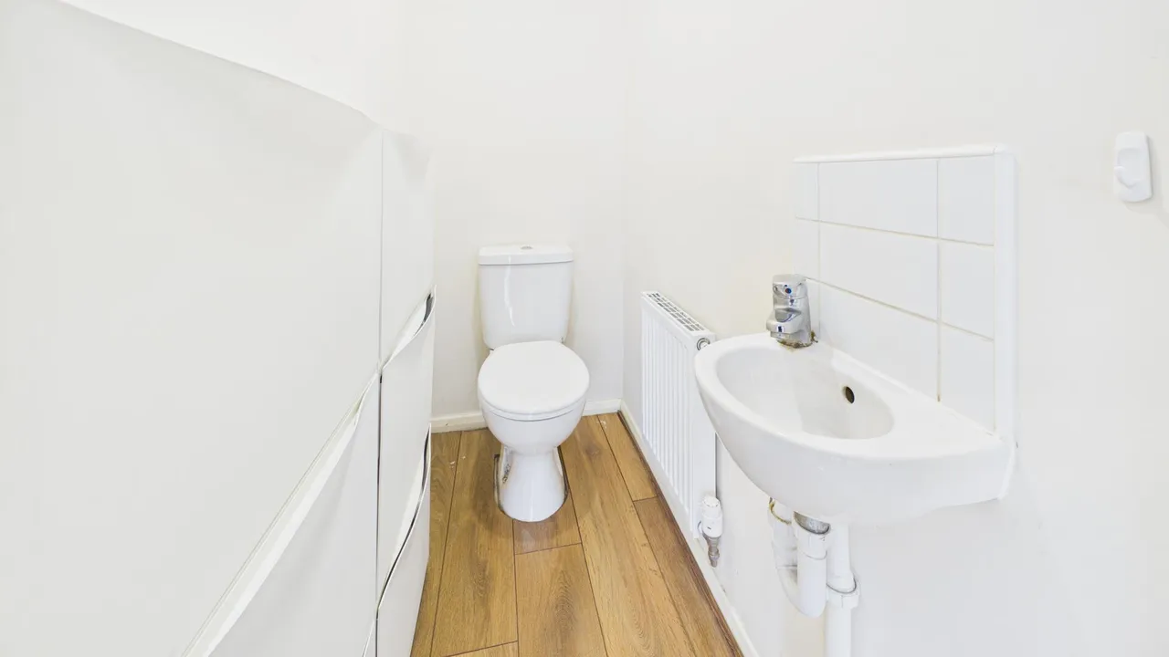 Shelsley Walsh Rise, Bourne, PE10, photo 11