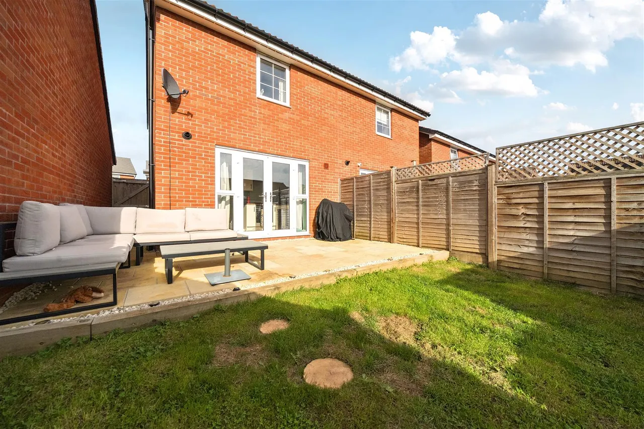 Bull Lane, Chippenham, SN15, photo 17