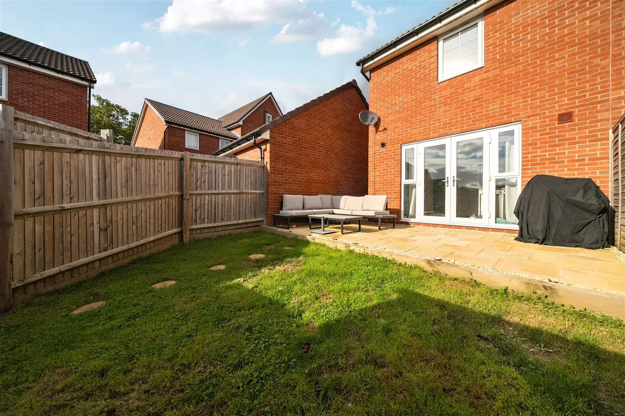 Bull Lane, Chippenham, SN15, photo 16