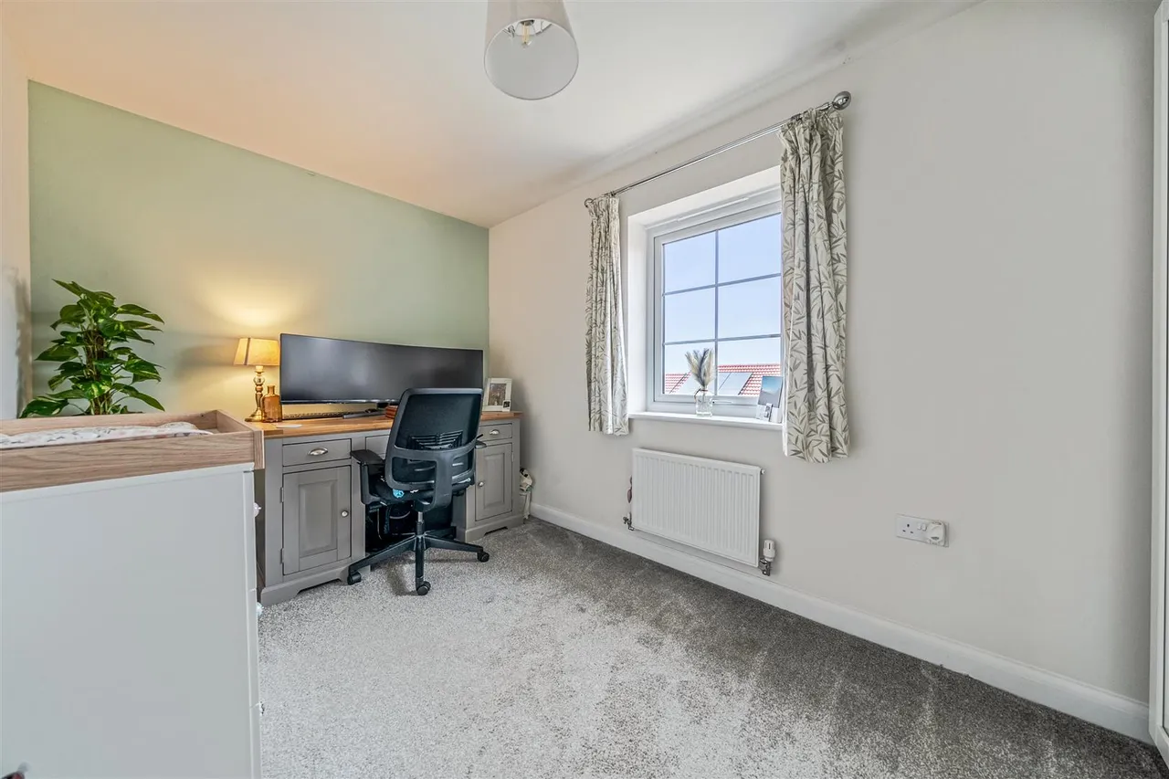 Bull Lane, Chippenham, SN15, photo 13