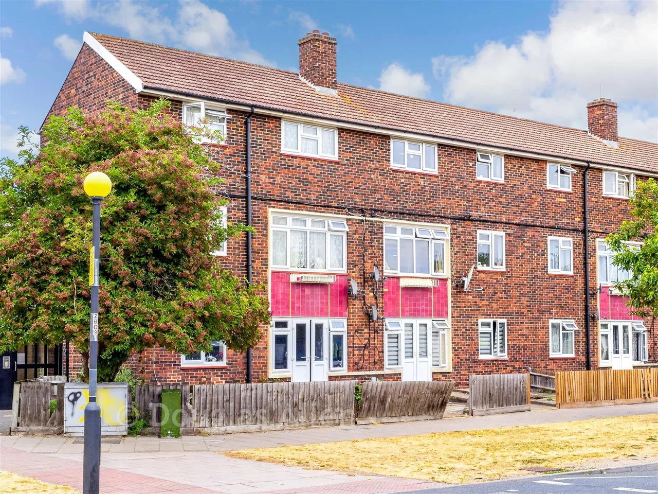 2 bed flat for sale, Bastable Avenue, Barking, IG11