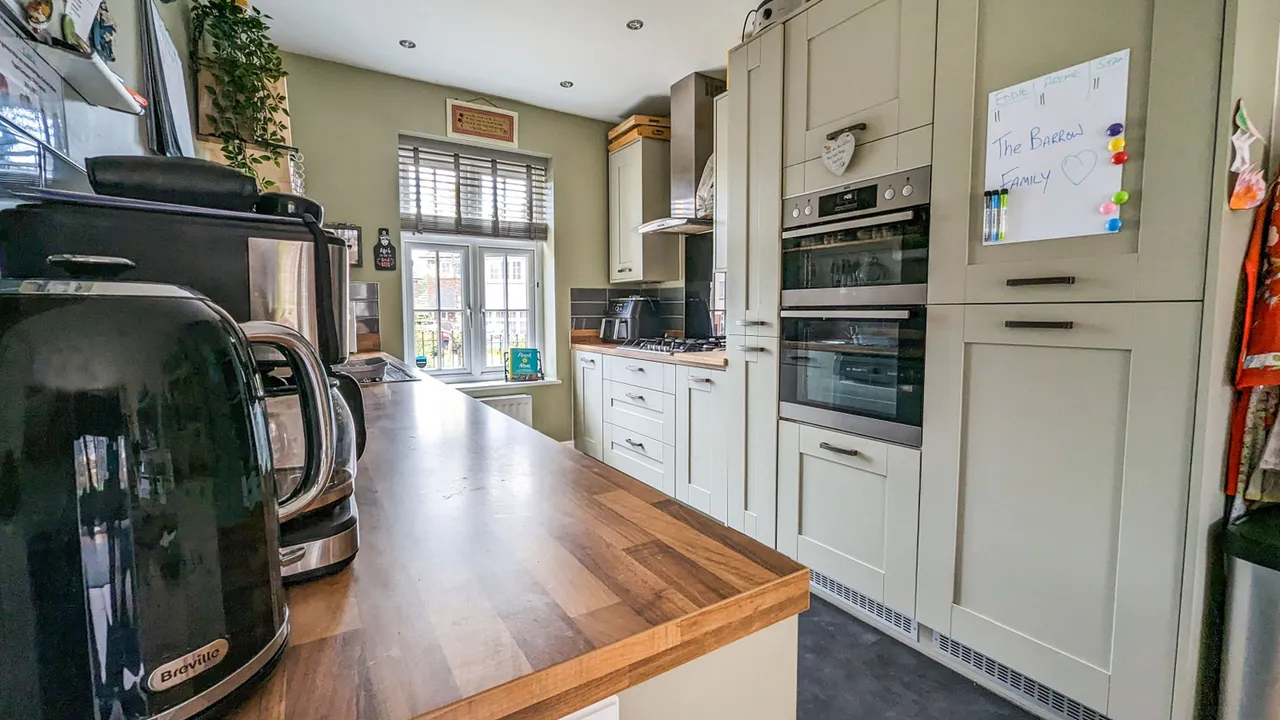 Pentrebane Drive, Cardiff, South Glamorgan, photo 3