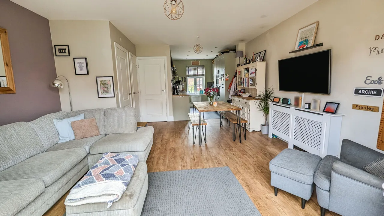 Pentrebane Drive, Cardiff, South Glamorgan, photo 4