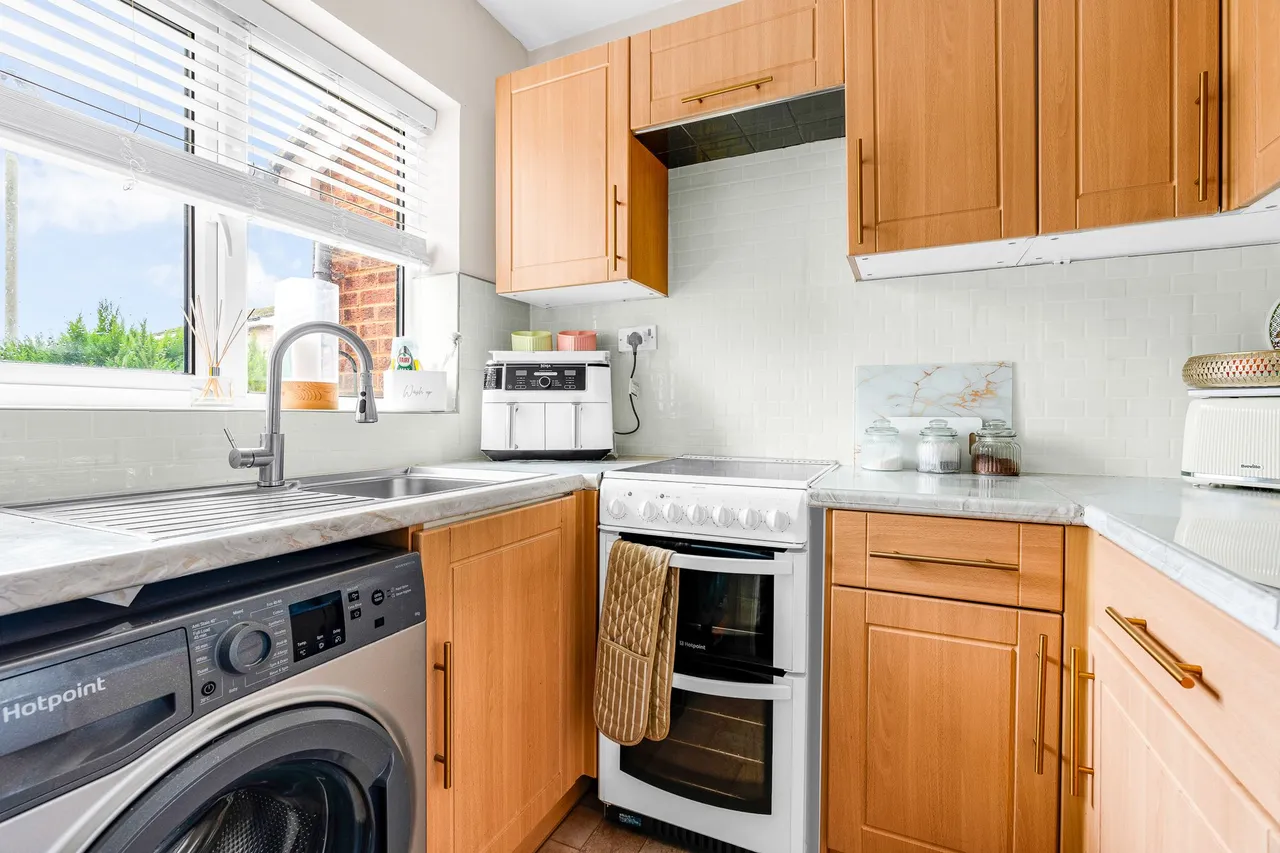 Briardale, Ware, SG12 0XE, photo 9