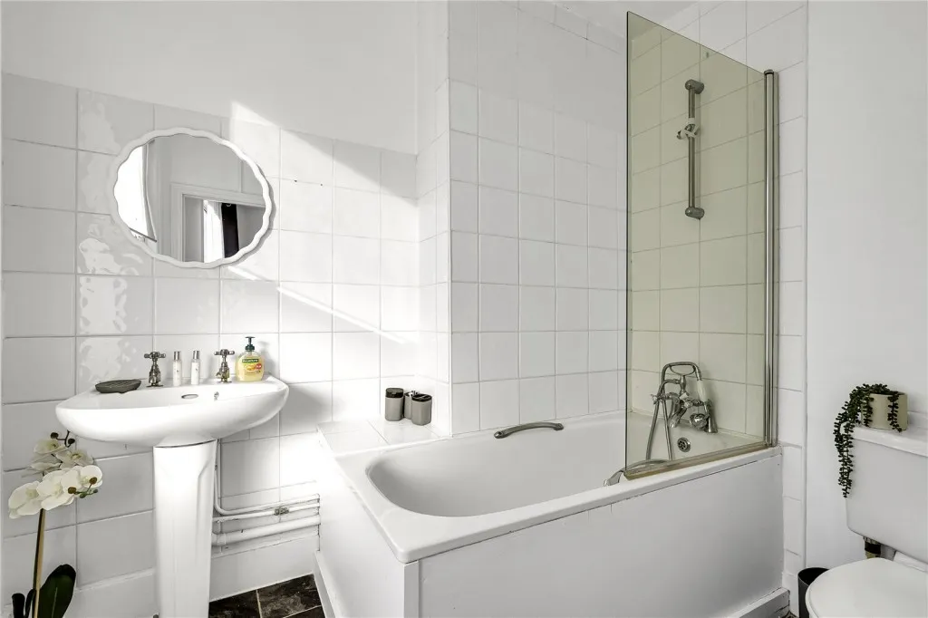 Askew Road, London, photo 9