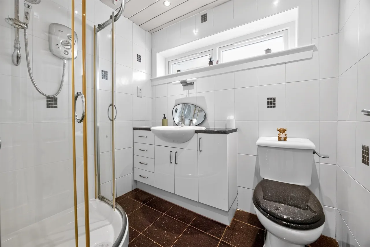 Craigton Crescent, Alva, photo 10