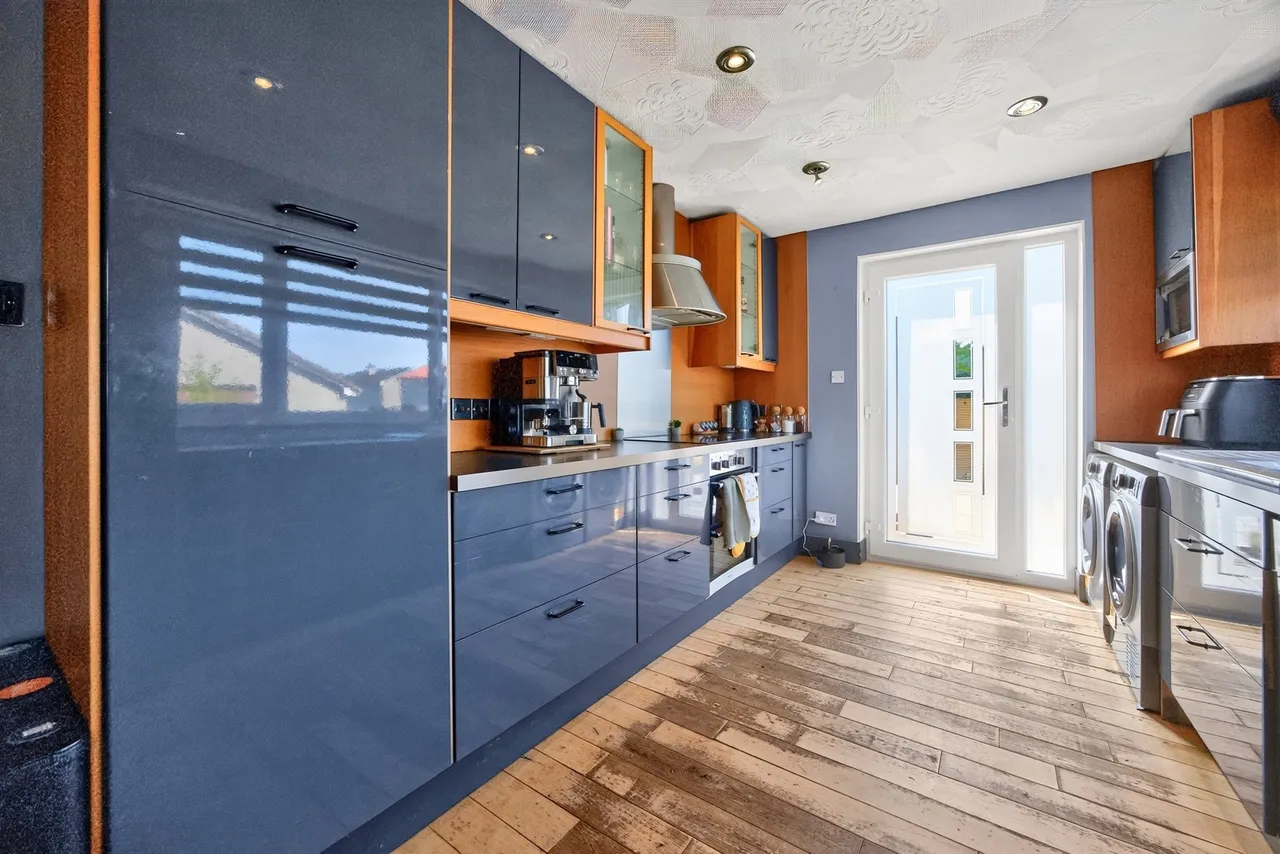 Craigton Crescent, Alva, photo 12