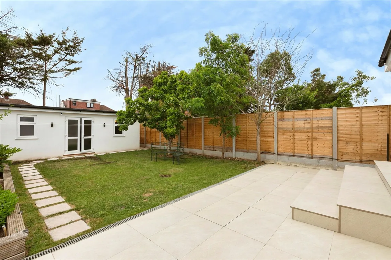 Caterham Avenue, Ilford, IG5, photo 18