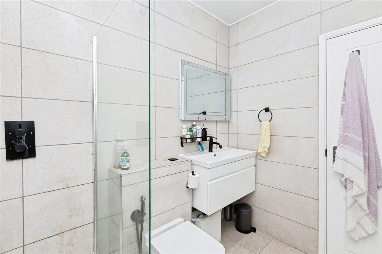 Caterham Avenue, Ilford, IG5, photo 16