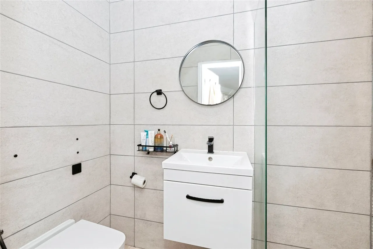 Caterham Avenue, Ilford, IG5, photo 11