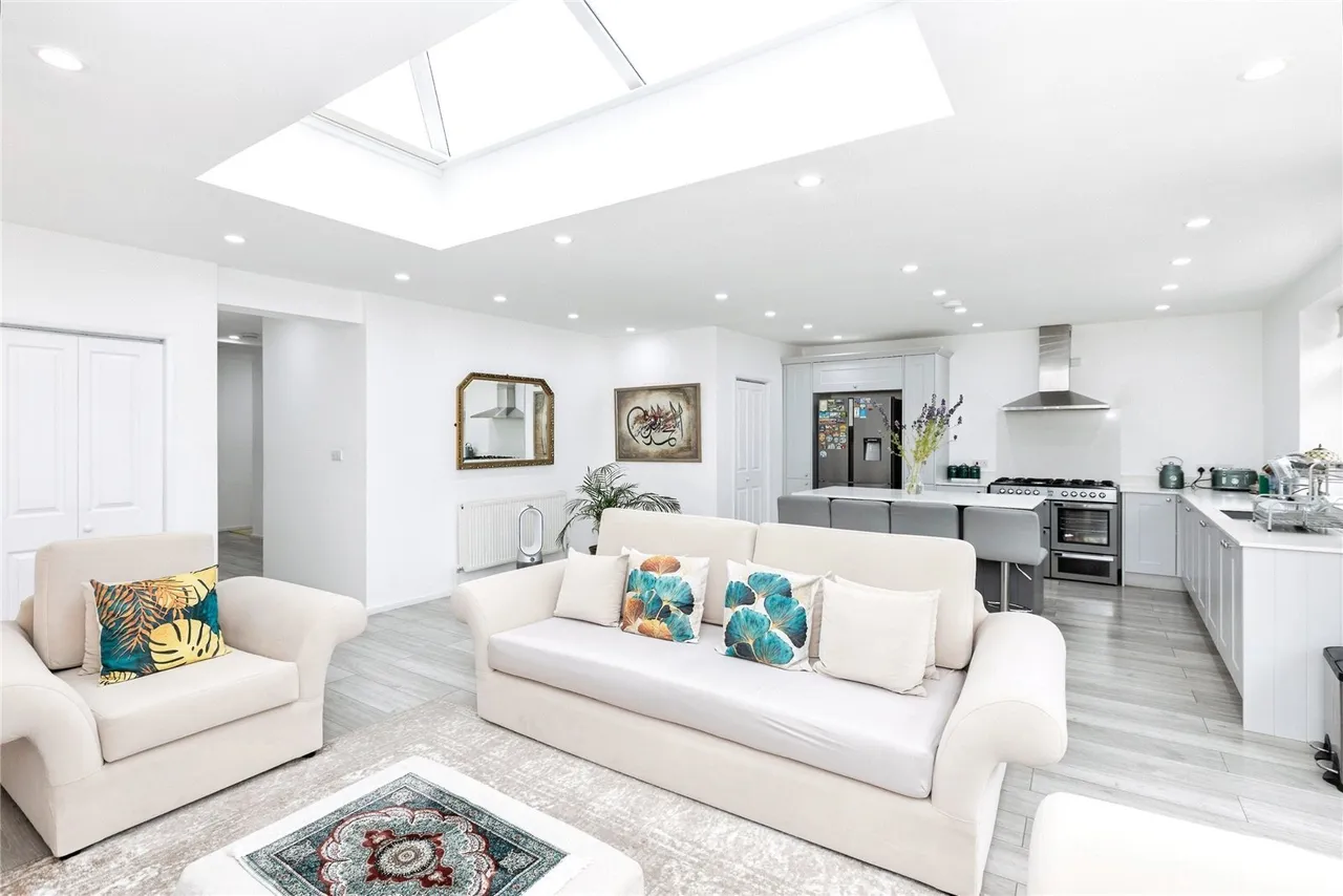 Caterham Avenue, Ilford, IG5, photo 8