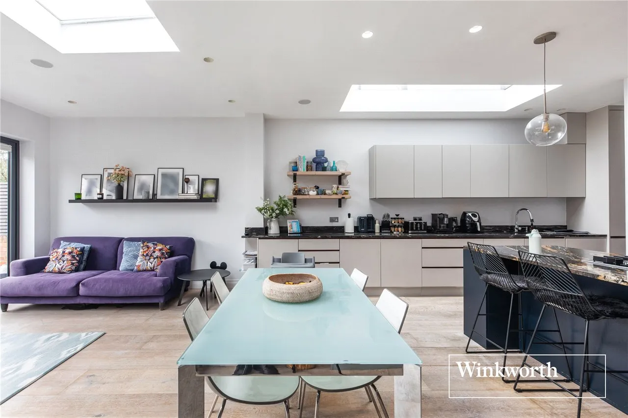 Bow Lane, Finchley, N12, photo 13