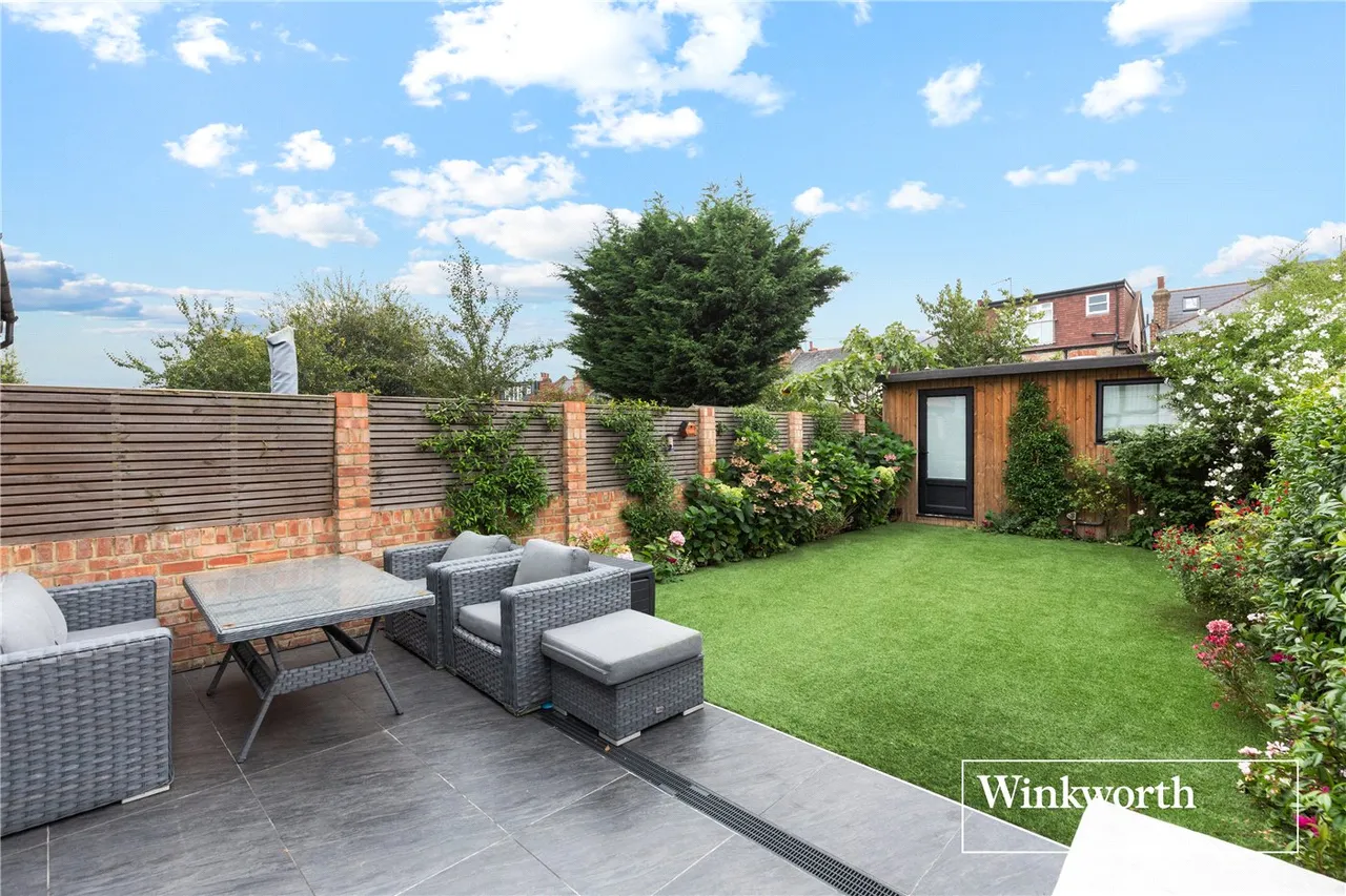 Bow Lane, Finchley, N12, photo 11