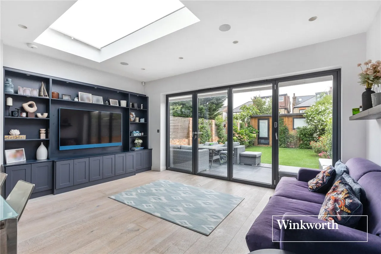 Bow Lane, Finchley, N12, photo 12