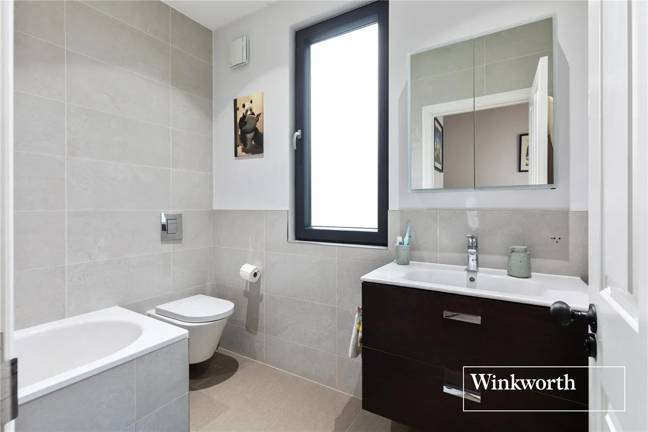Bow Lane, Finchley, N12, photo 10