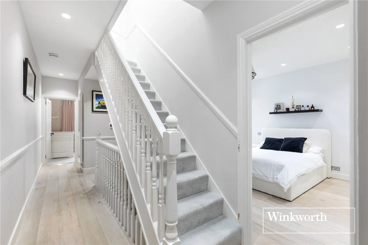 Bow Lane, Finchley, N12, photo 6