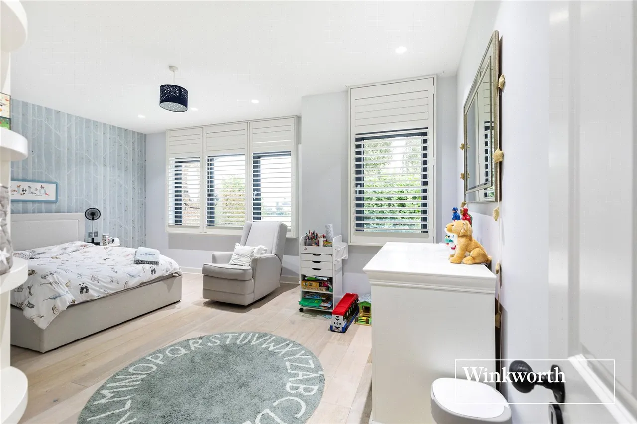 Bow Lane, Finchley, N12, photo 9