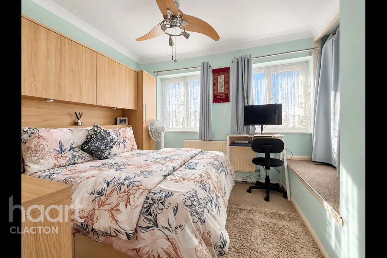 Greenacres, Clacton-On-Sea, CO15, photo 8