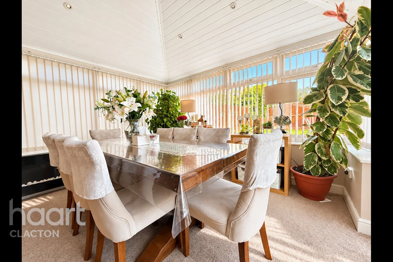 Greenacres, Clacton-On-Sea, CO15, photo 4