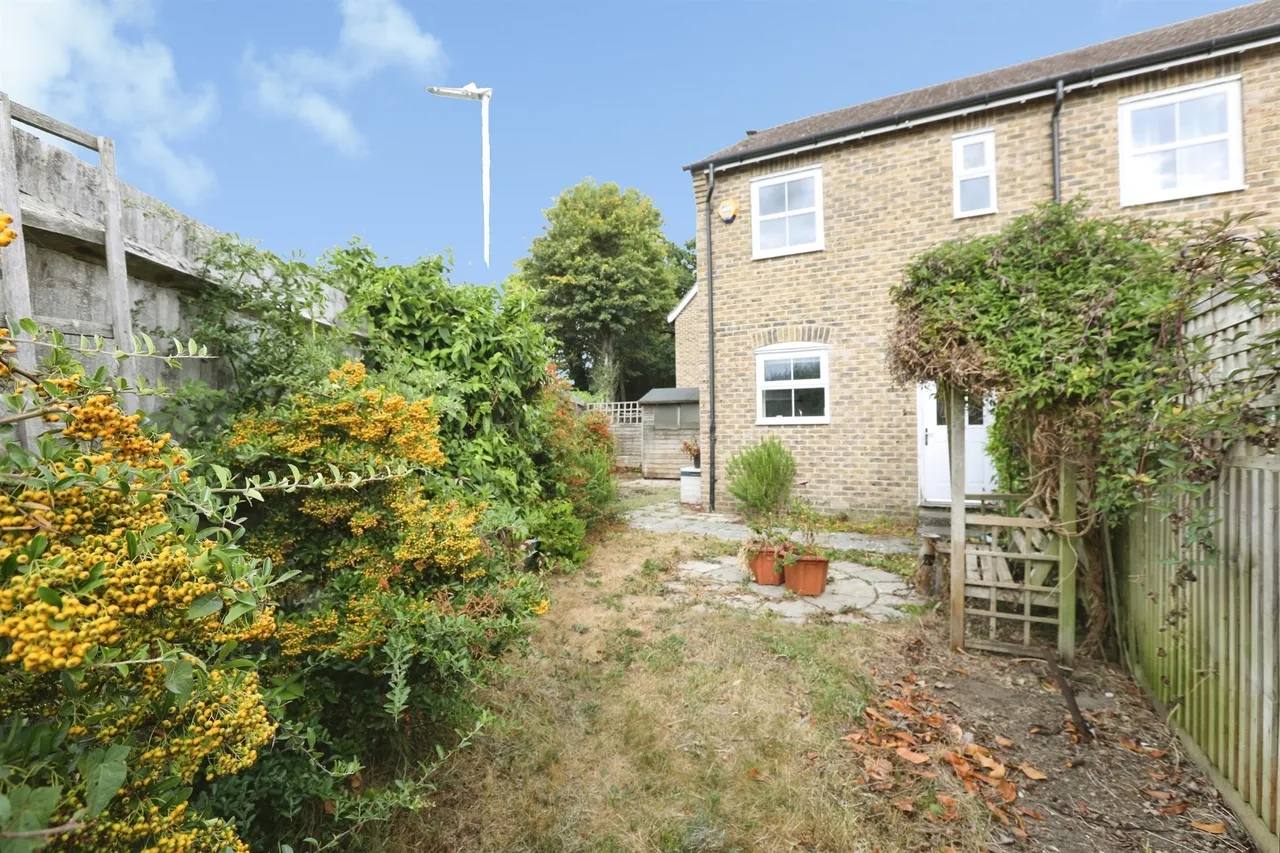 Hilda Dukes Way, EAST GRINSTEAD, photo 12