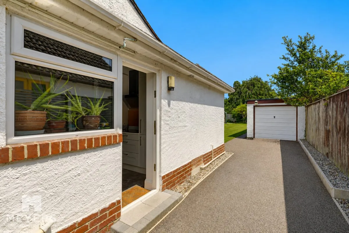 Flambard Avenue, Christchurch, BH23, photo 32