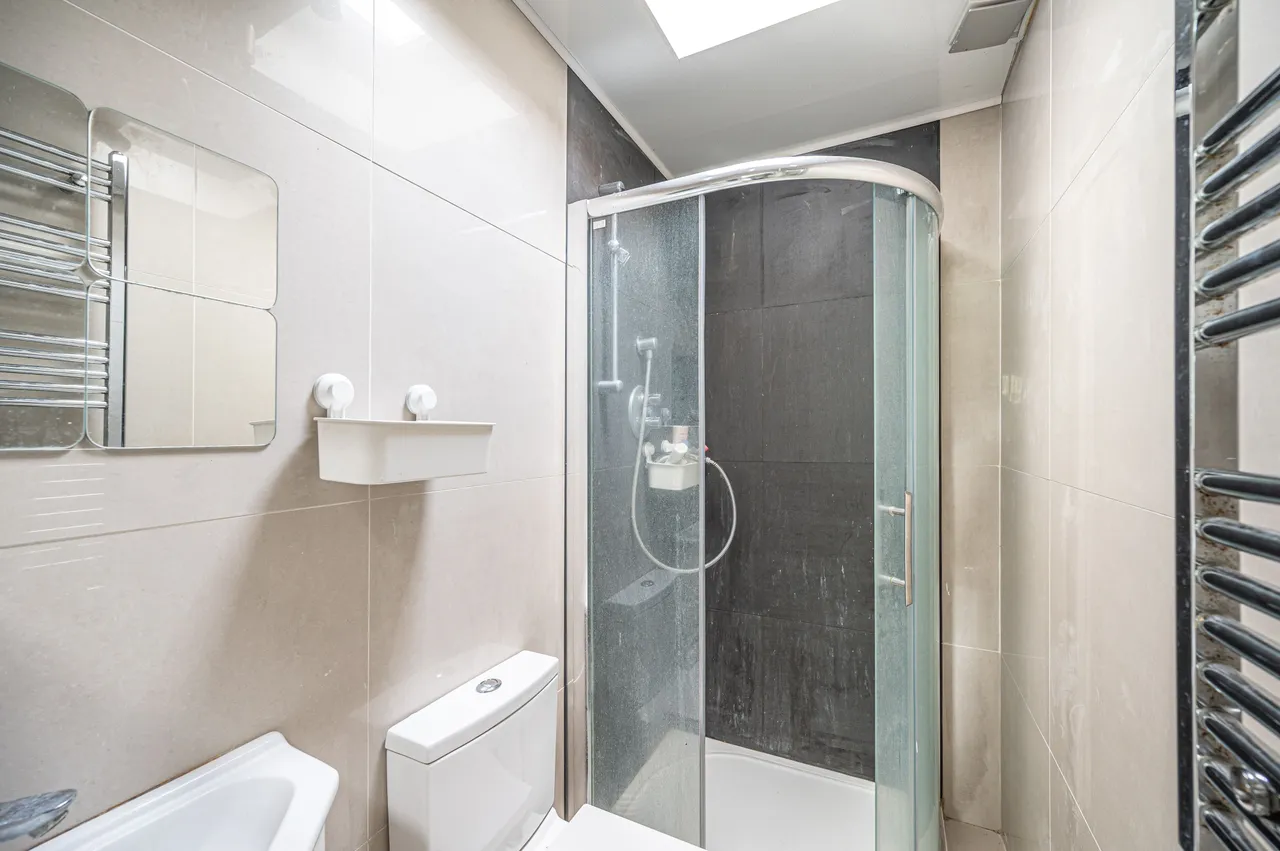 24 St Crispins Close, London, photo 7