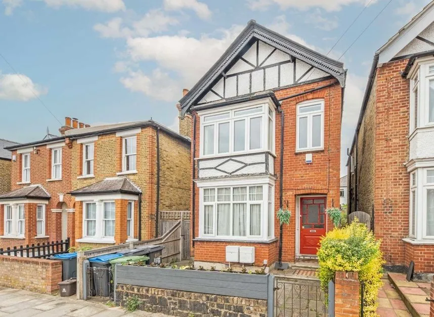 4 bed flat to rent — Chesham Road, Kingston Upon Thames, KT1
