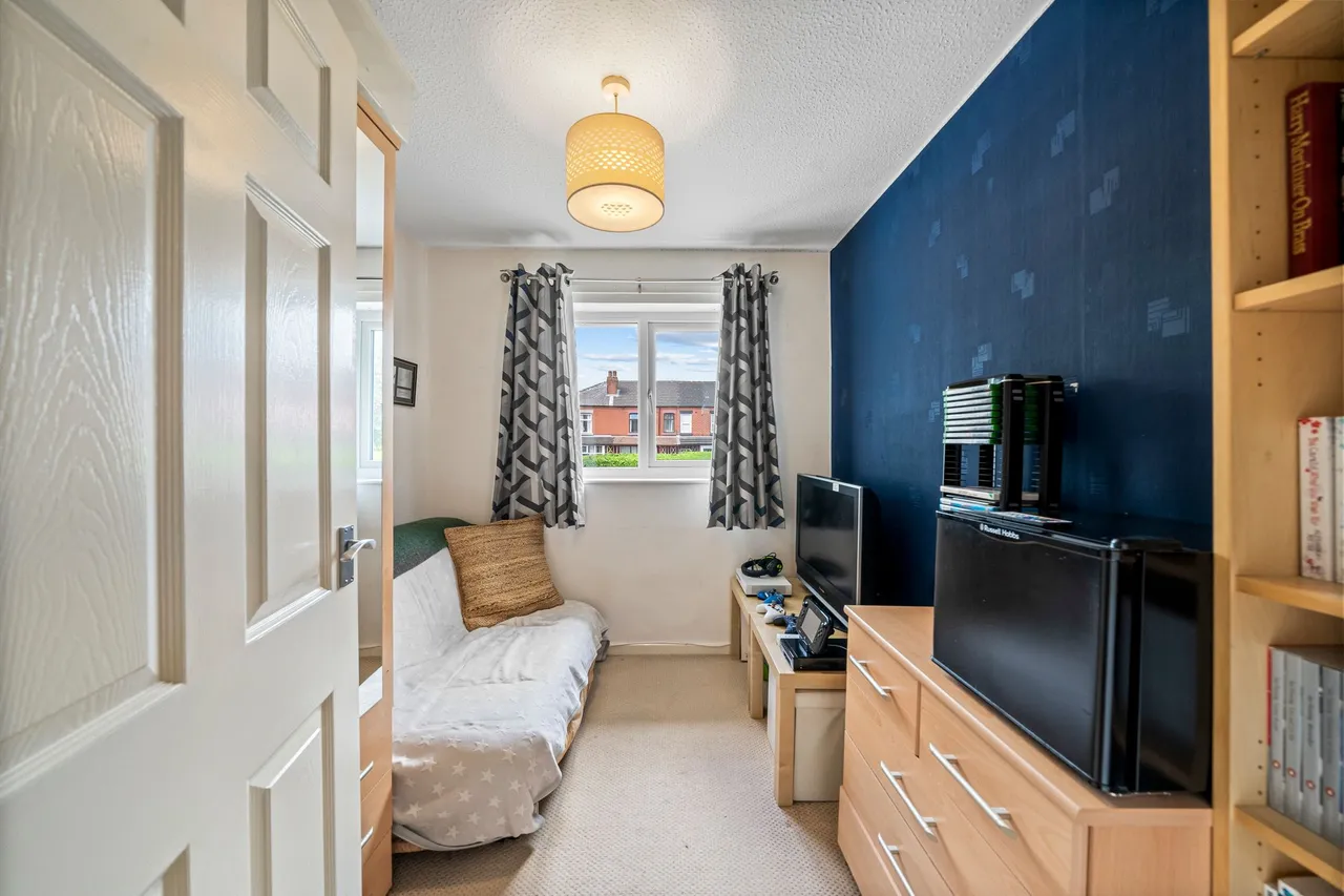 Grantwood, Ashton-In-Makerfield, Wigan, Wigan, WN4 8LW, photo 17