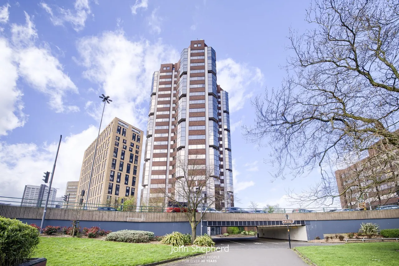 2 bed flat to rent, Hagley Road, Birmingham, B16