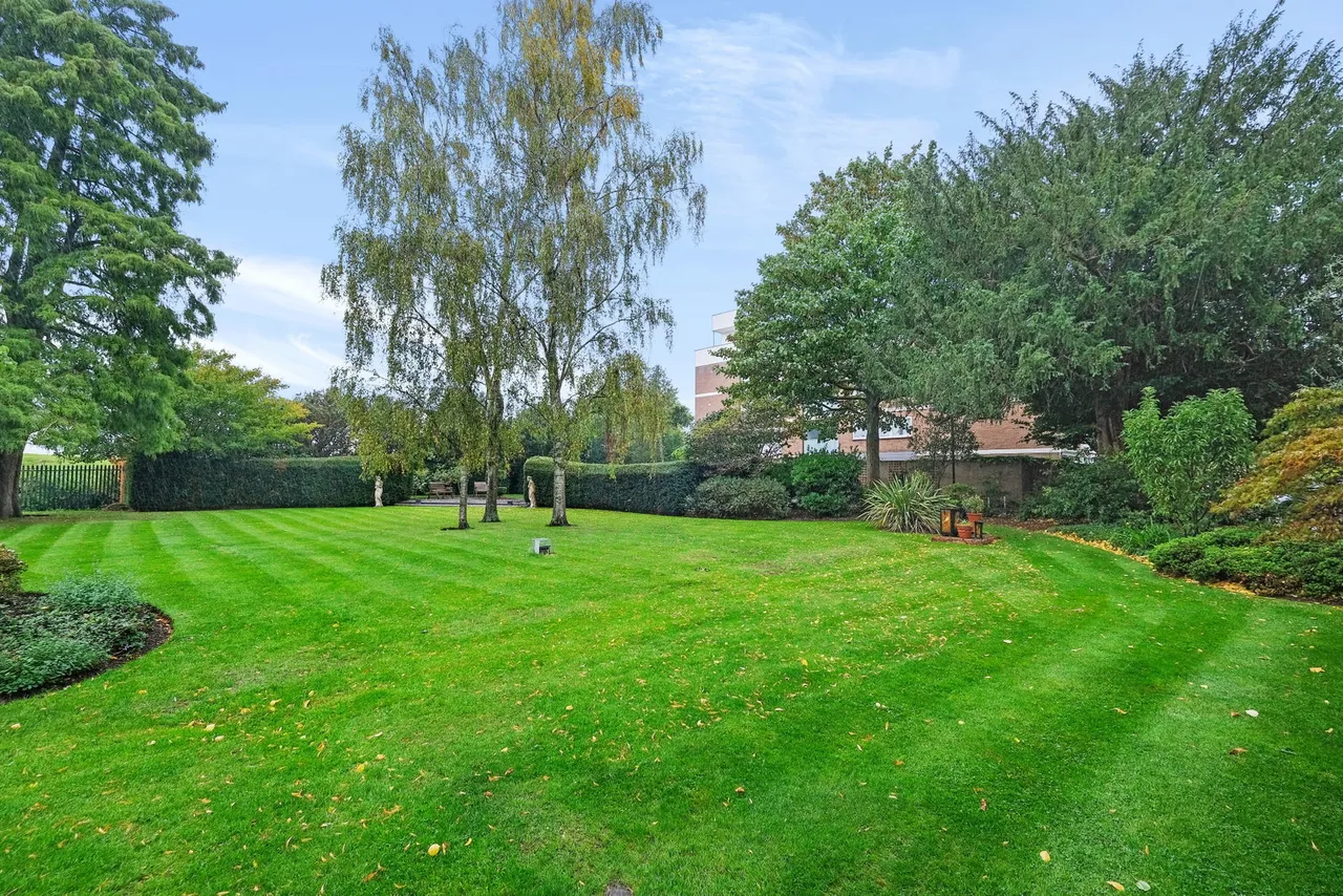 The Bowls, Chigwell, IG7, photo 17