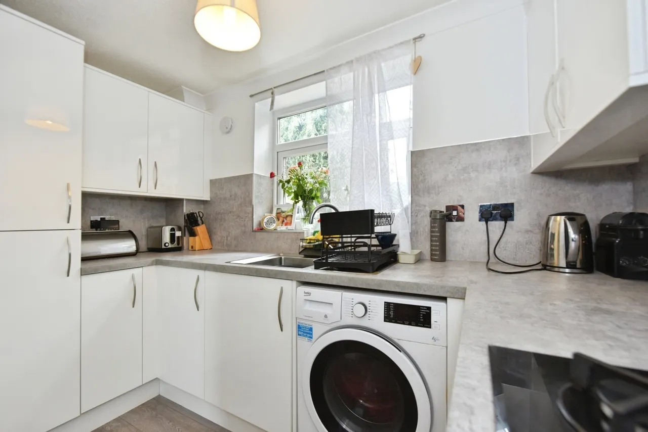 Deepwell Court, Halfway, Sheffield, S20, photo 6