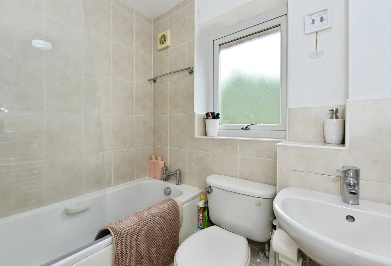 Deepwell Court, Halfway, Sheffield, S20, photo 9