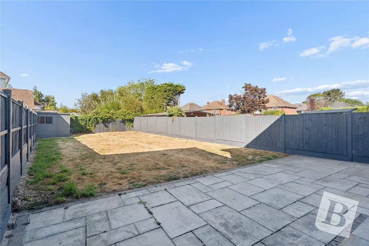 Nelwyn Avenue, Emerson Park, RM11, photo 6