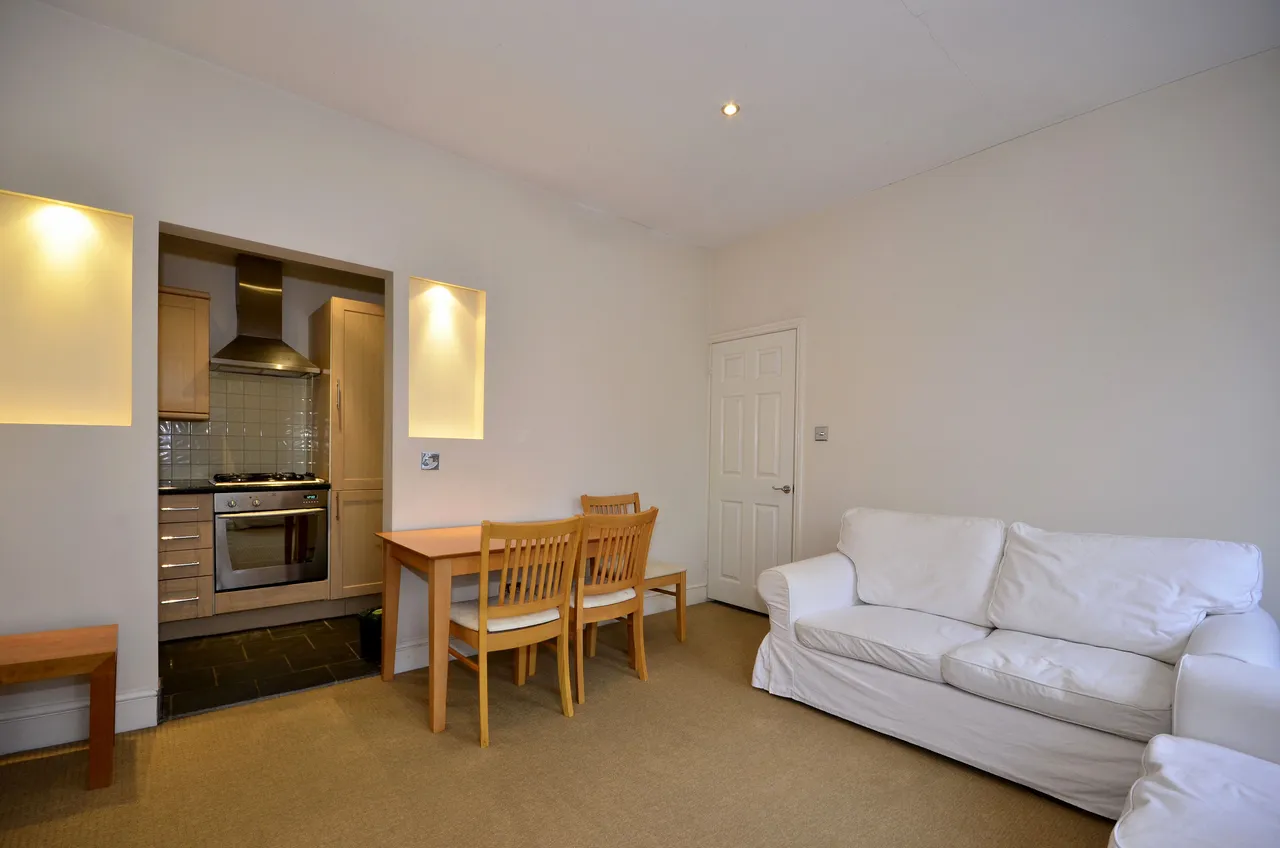 London, NW3, photo 4