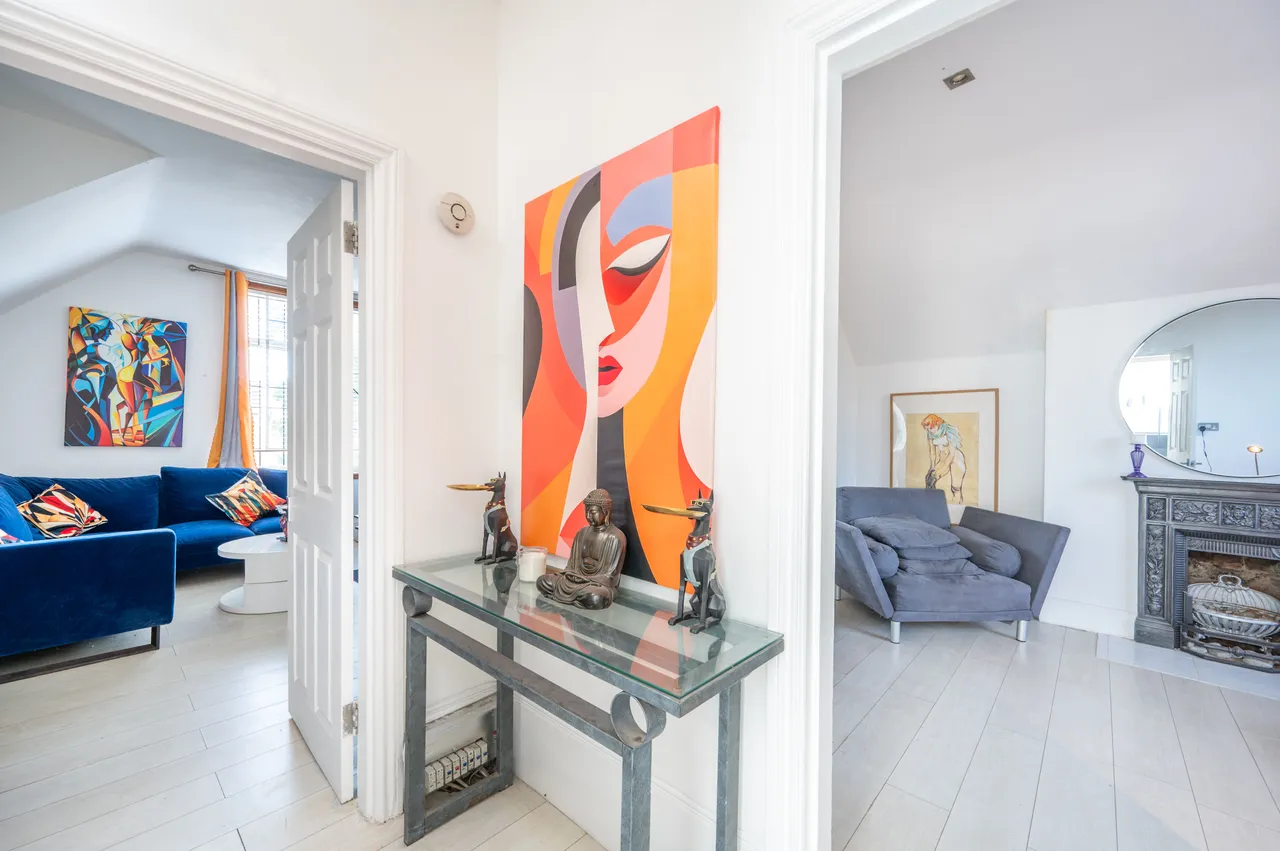 Top Floor Flat, 11 Grove Road, London, photo 8