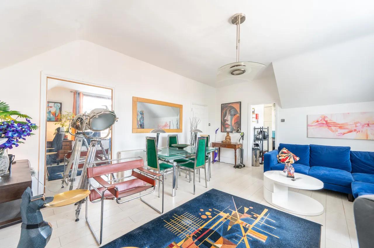Top Floor Flat, 11 Grove Road, London, photo 3