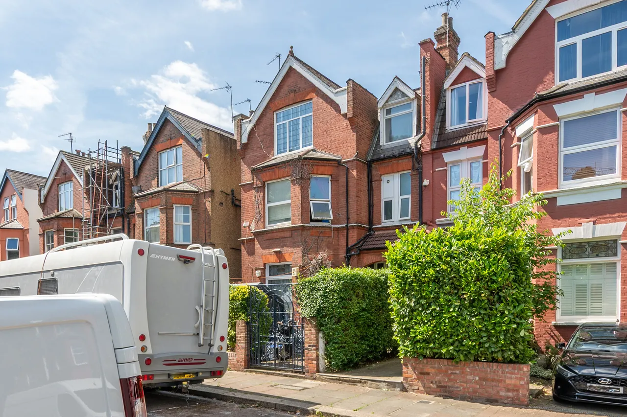 Top Floor Flat, 11 Grove Road, London, photo 11