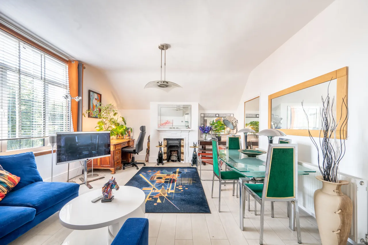Top Floor Flat, 11 Grove Road, London, photo 4